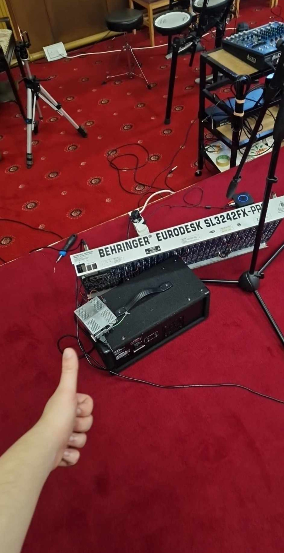 Thumbs up next to a repaired Behringer Eurodesk mixer